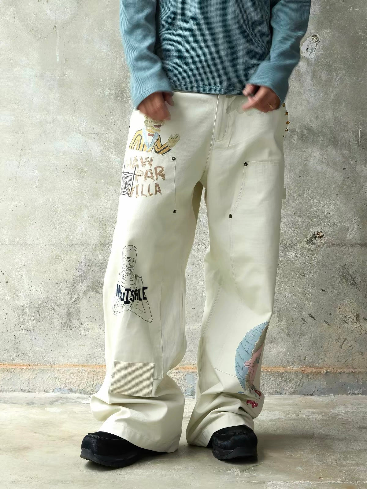 Graphic Knee-Length Pants