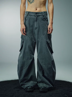 Curved Blade Wide Leg Cargo Pants 1