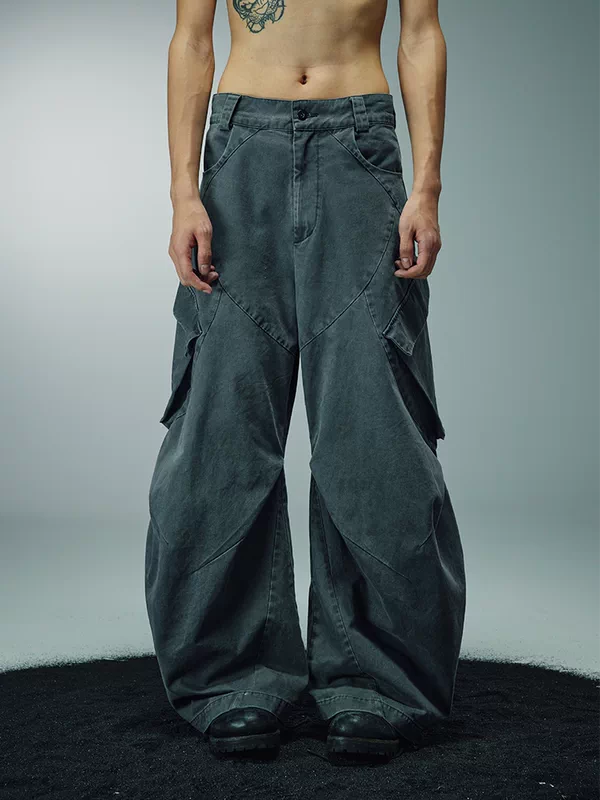 Curved Blade Wide Leg Cargo Pants 1