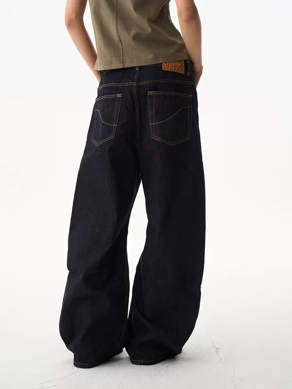 Loose-Fit Curved Wide-Leg Jeans 4