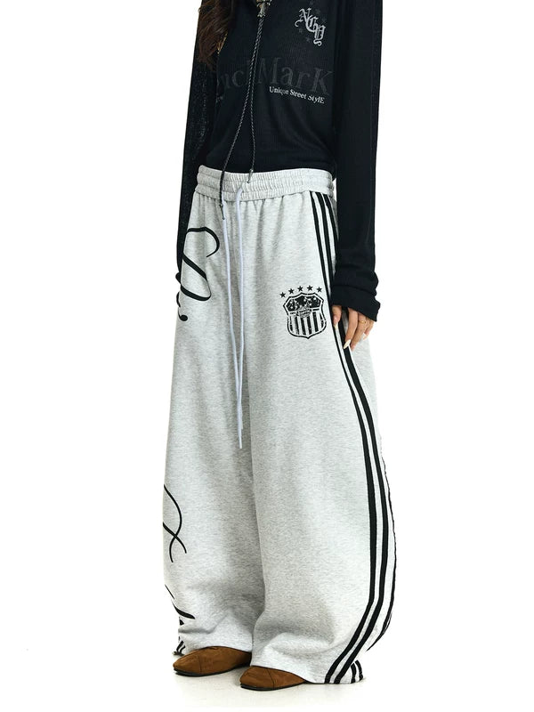 Baggy Wide-Leg Sweatpants with Stripe Detail 3