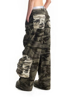 Distressed Camouflage Cargo Pants with 3D Pockets 3