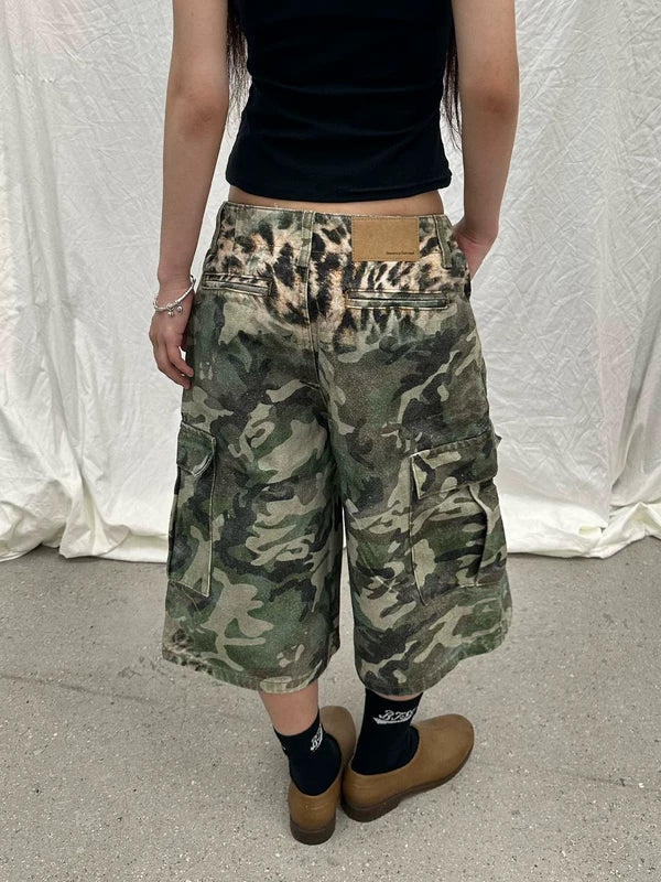 Distressed Camouflage Wide-Leg Cargo Pants 3