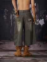 Distressed Loose Fit Capri Jeans 4