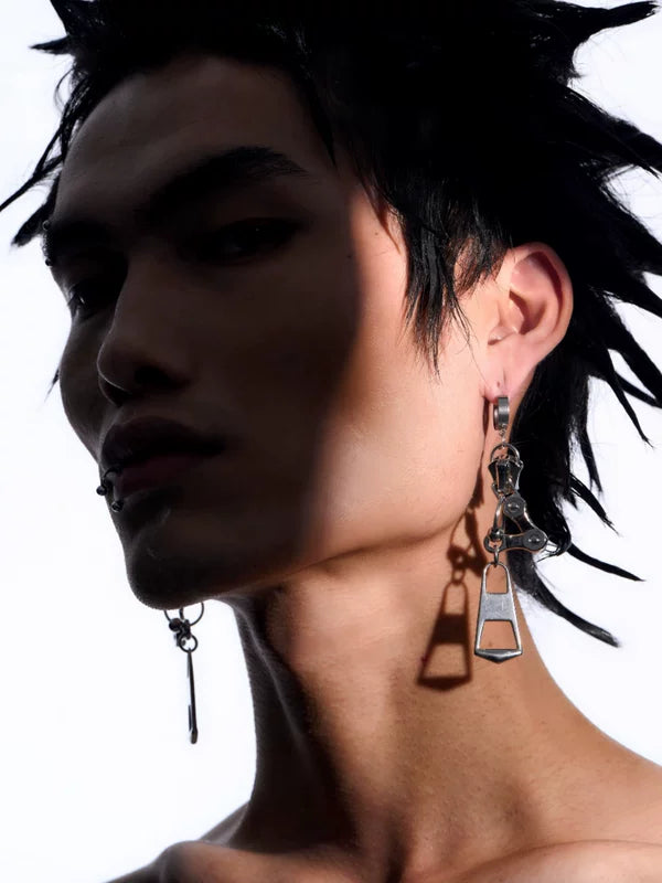 Futuristic Clip-On Chain Earrings 3