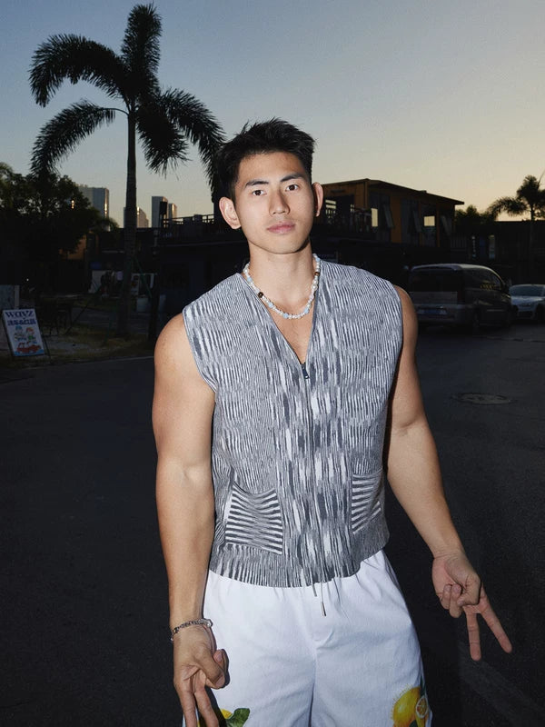 Gradient Knit V-Neck Zipper Vest 1
