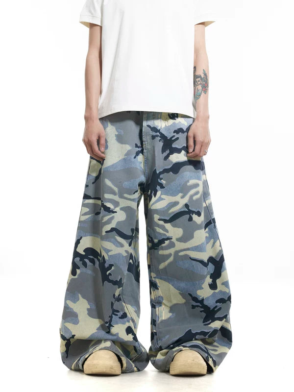 Oversized Camo Wide-Leg Cargo Pants 1