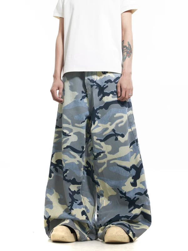Oversized Camo Wide-Leg Cargo Pants 2