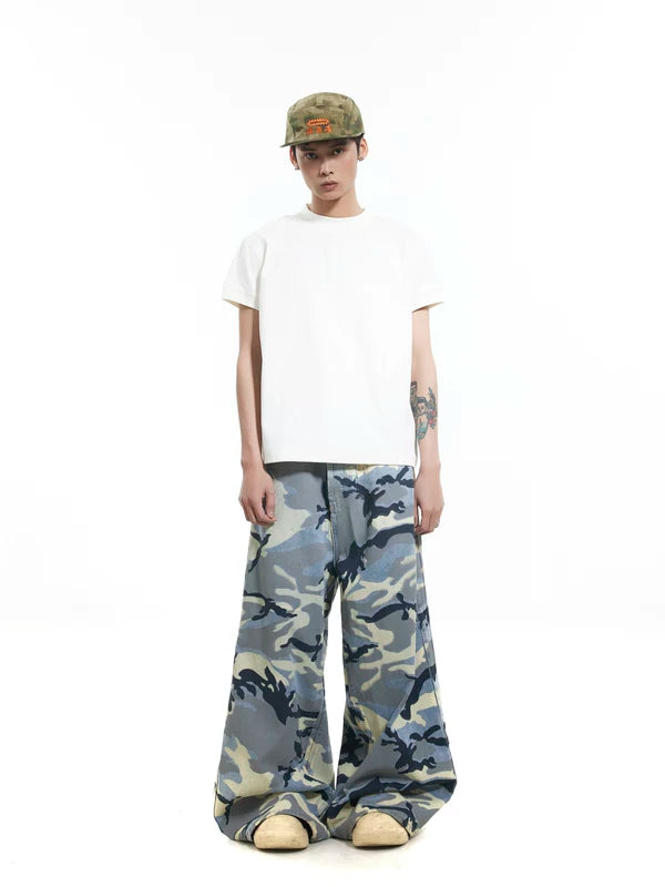 Oversized Camo Wide-Leg Cargo Pants 4