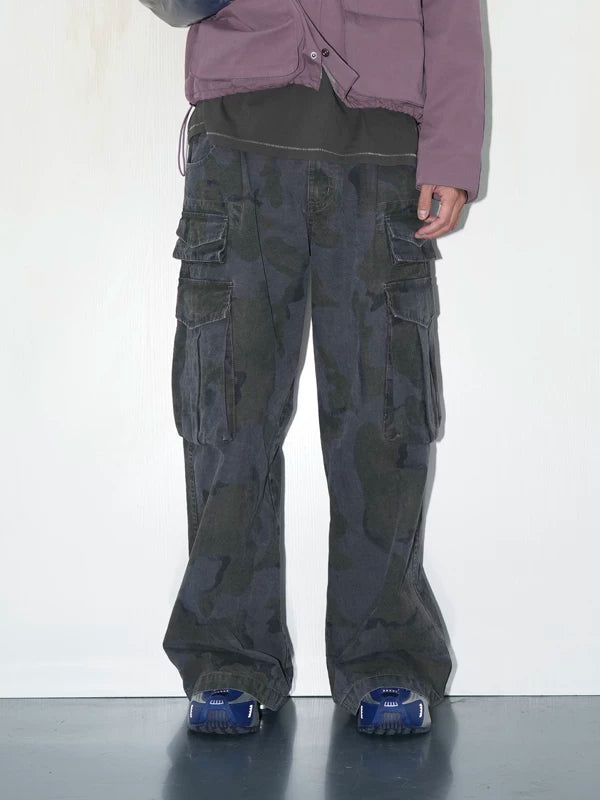 Relaxed Camouflage Cargo Pants 1