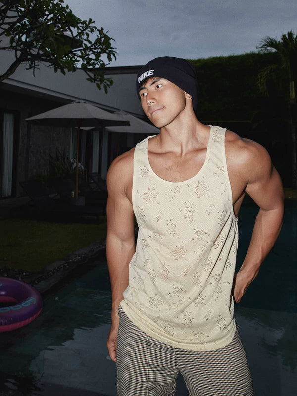 Retro Hollow-Out Sleeveless Tank Top 1