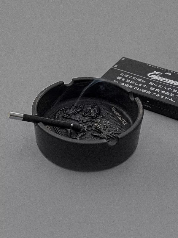 Round Ceramic Ashtray with Cigarette Holder 4