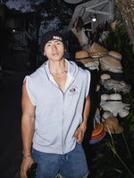 Sleeveless Zip-Up Hooded Vest 1