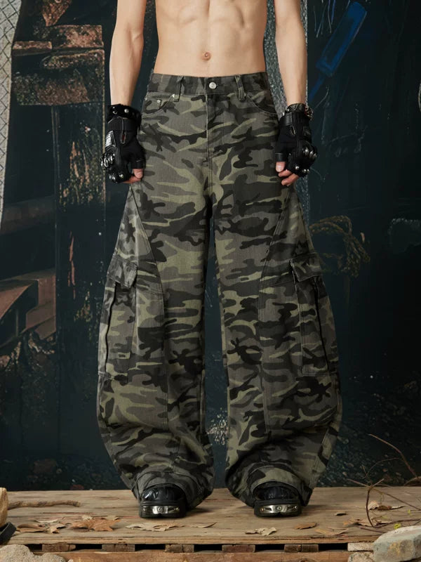 Wide-Leg Camouflage Cargo Pants 1