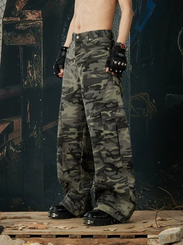 Wide-Leg Camouflage Cargo Pants 2