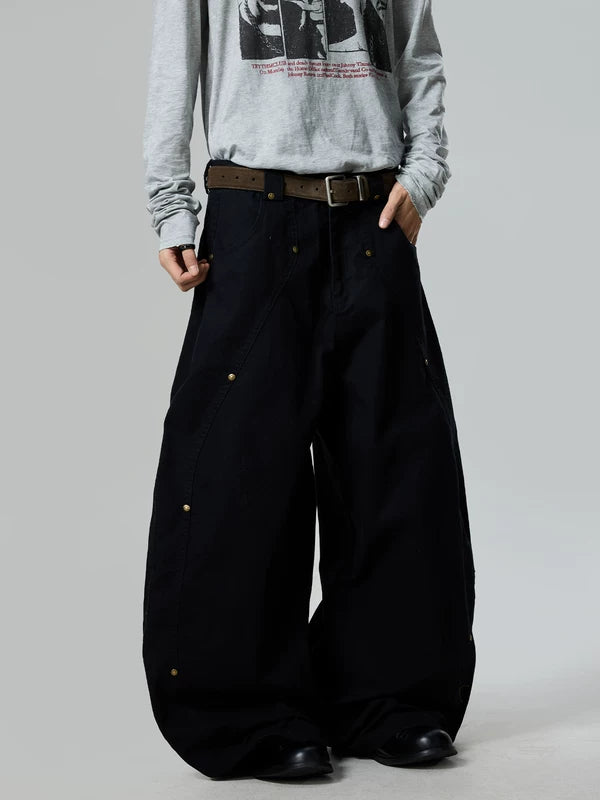 Wide Leg Curved Silhouette Cargo Pants 2